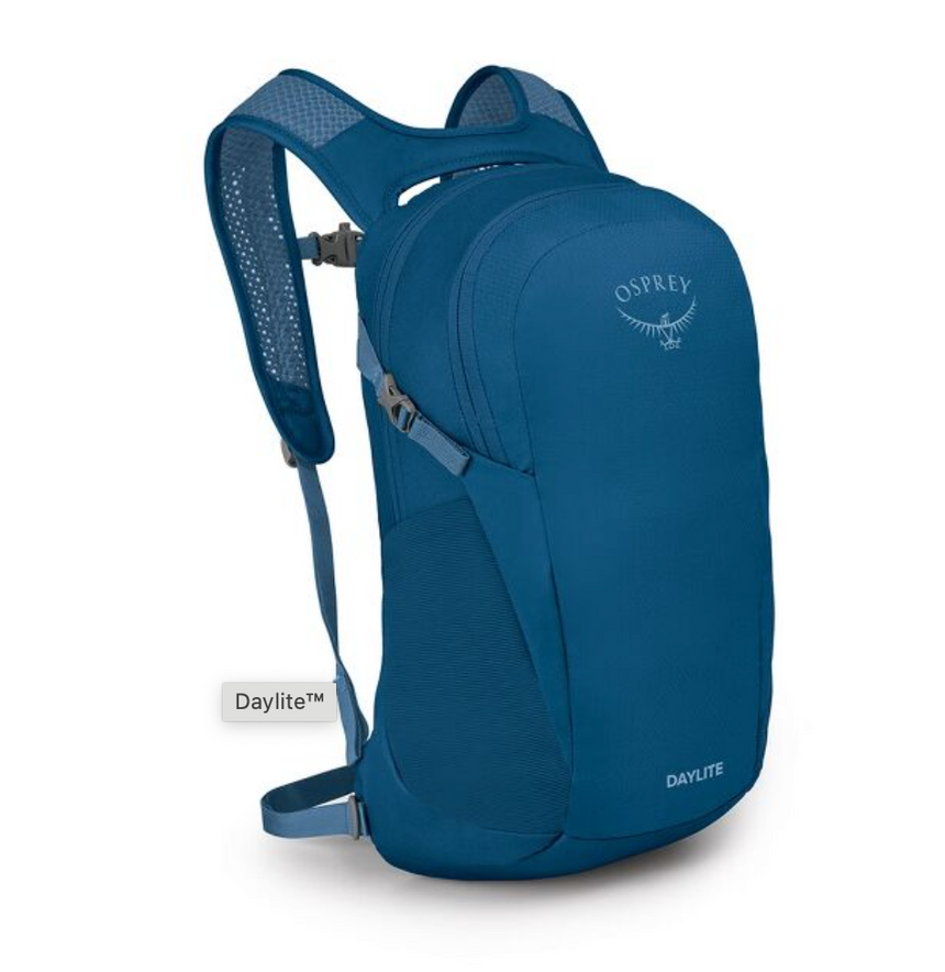 Osprey Daylite Backpack Outdoor Action - Front Angled