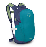 Osprey Daylite Backpack Outdoor Action - Front Angled