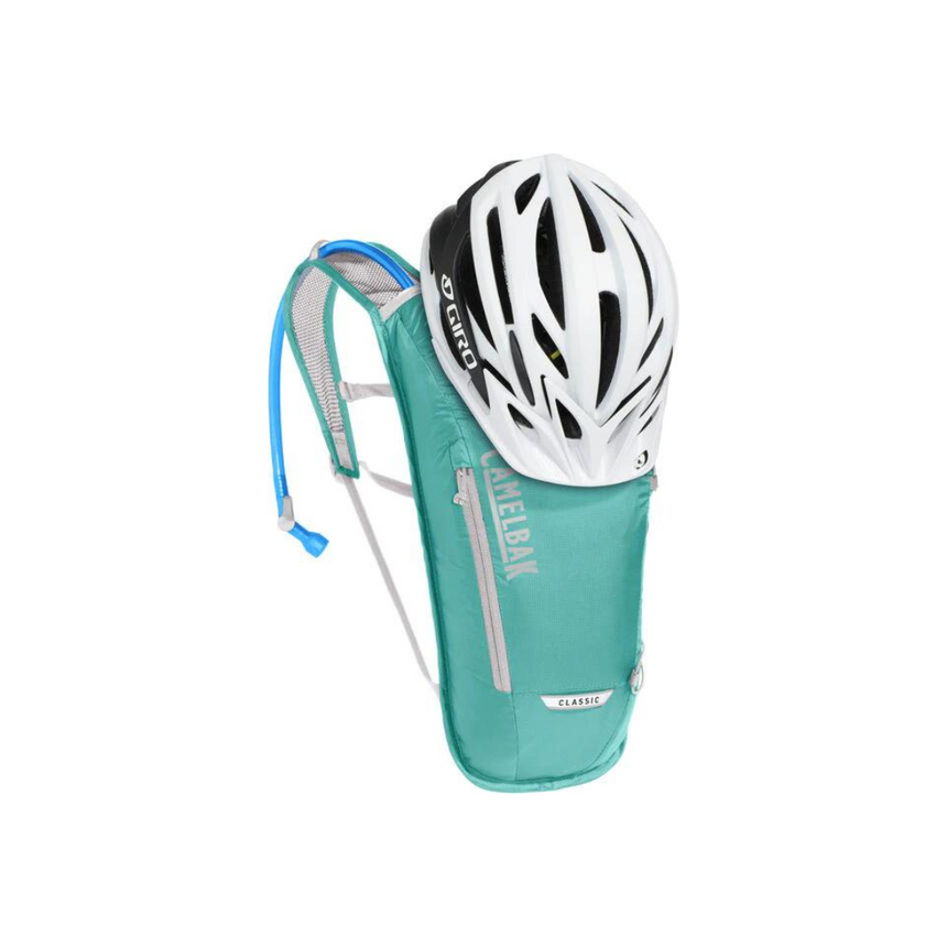 CamelbakCamelbak Classic Light Hydration PackOutdoor Action