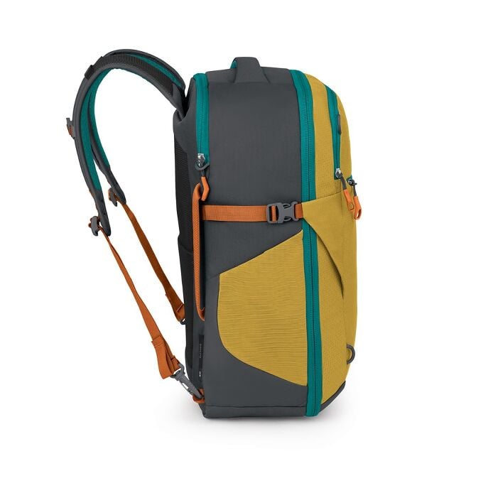 OspreyOsprey Daylite™ Carry-On Travel Pack 35Outdoor Action